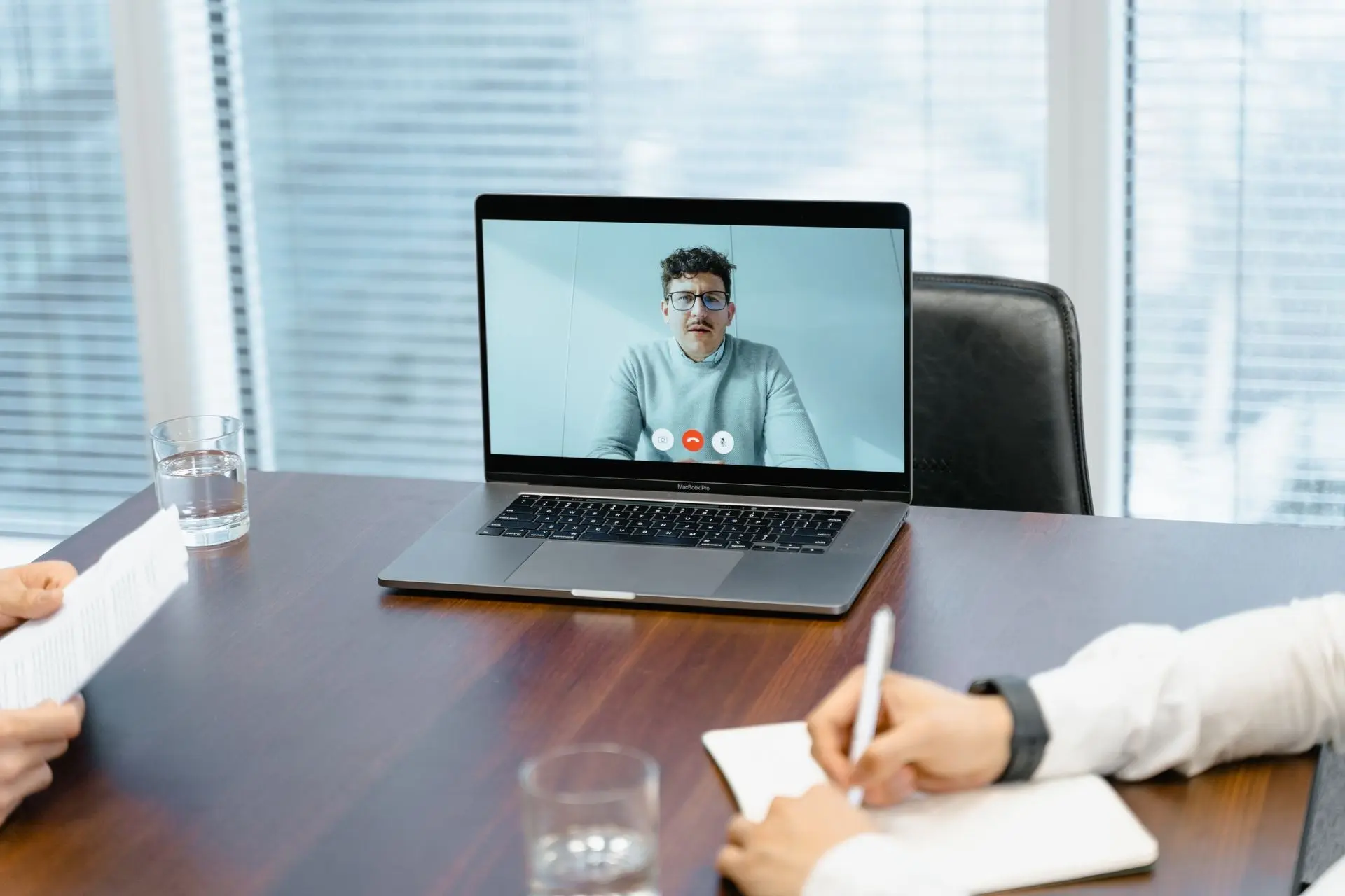 Virtuelle und hybride Eigentümerversammlung: was erlaubt ist